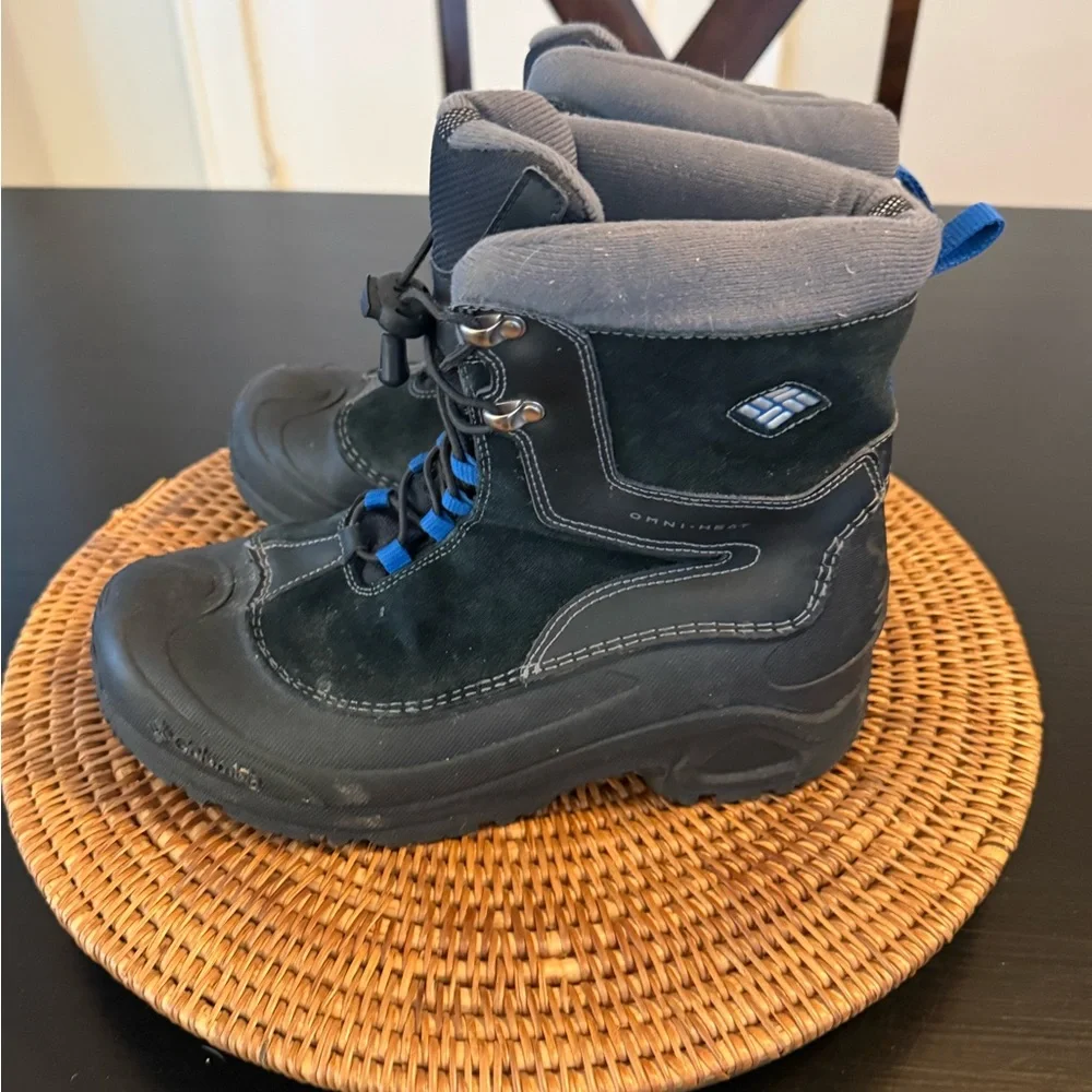 Columbia Black and Gray Snow Boots‎